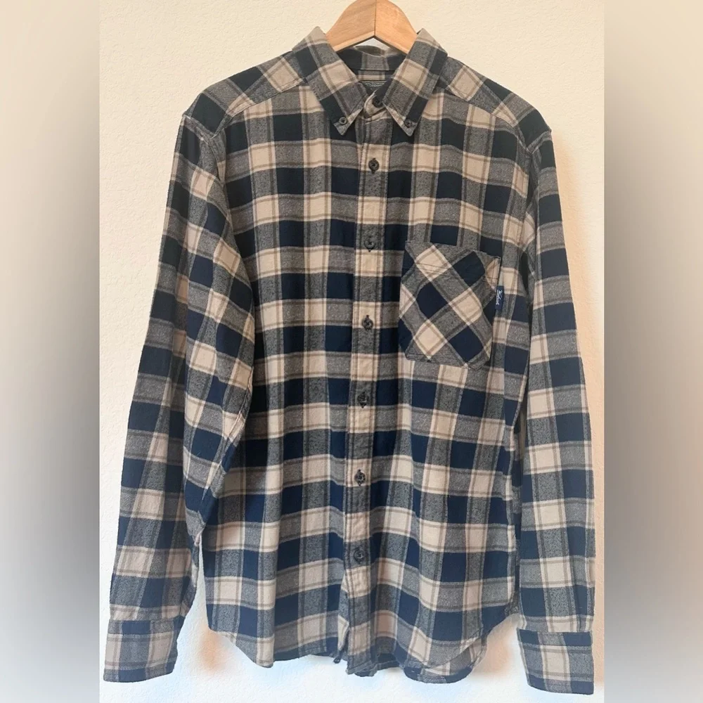 Woolrich Men’s Plaid Flannel Button-Up Shirt – Size Medium - Picture 1 of 7